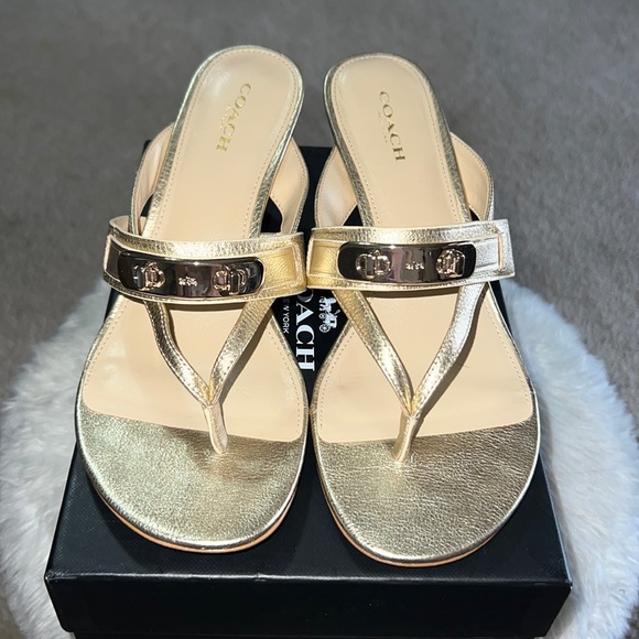 Coach olina sandals Clearance